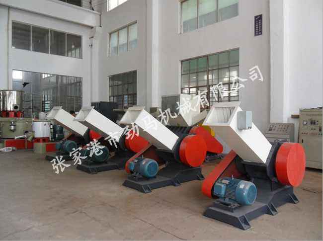 行業(yè)發(fā)展給立式混合干燥機帶來高效益